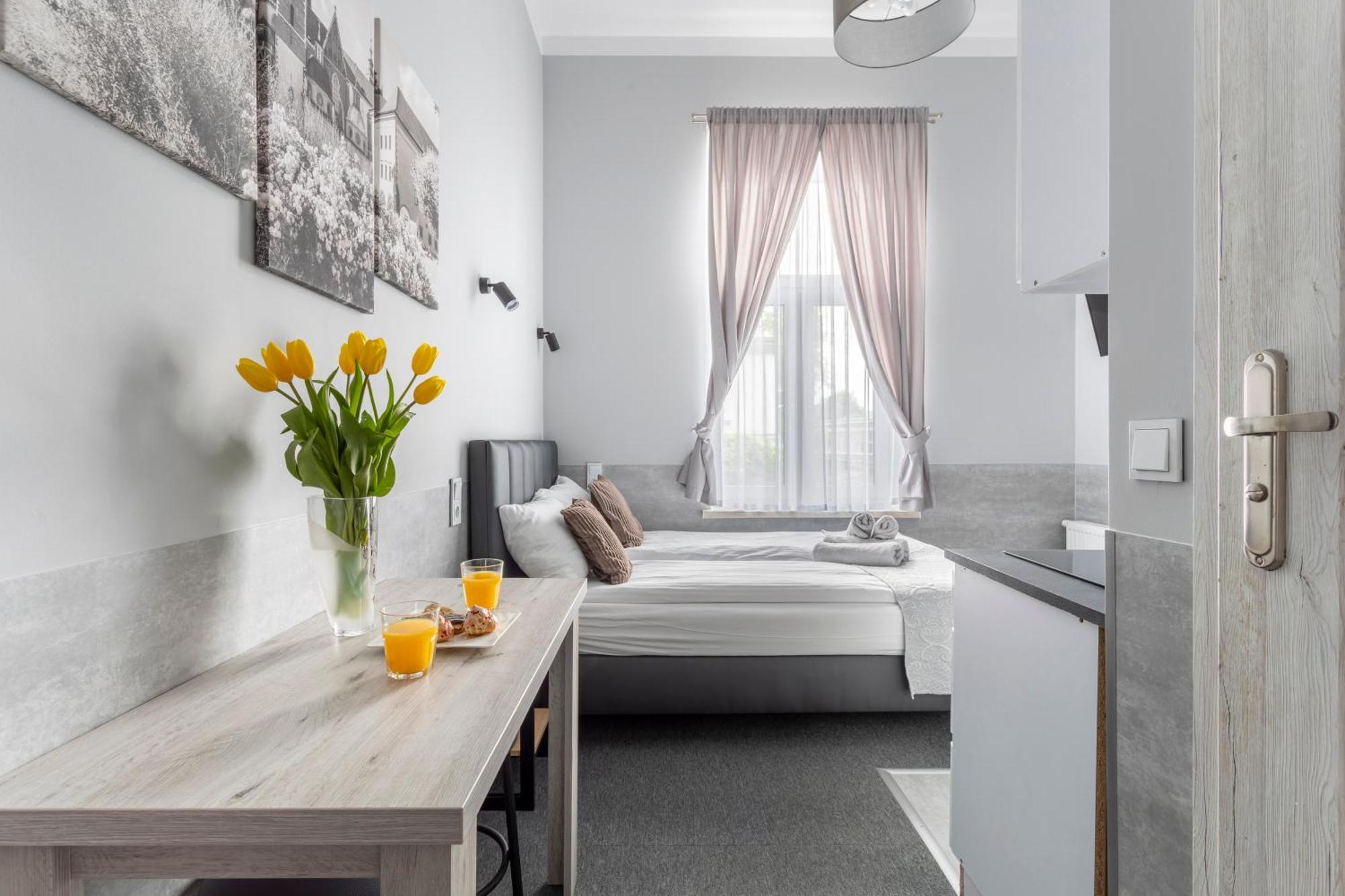 Primero Elegant Old Town Aparthotel